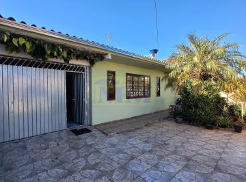 Casa · 109m² · 2 Quartos · 2 Vagas · Casa térrea com cômodos amplos em Pinhais.