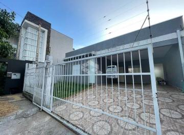 Casa · 130m² · 3 Quartos · 2 Vagas · Casa de três dormitórios com Suíte no bairro São José
