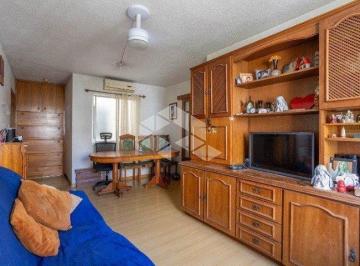 Apartamento · 63m² · 2 Quartos · Apartamento de 2 dormitórios, no bairro São João, em Porto Alegre.