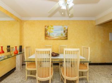 95153f7c-351b-436c-8c15-a22a3a9e8a63 · Agradável apartamento para venda em Vila Milton com 3 quartos, sendo 1 suíte, 92m²