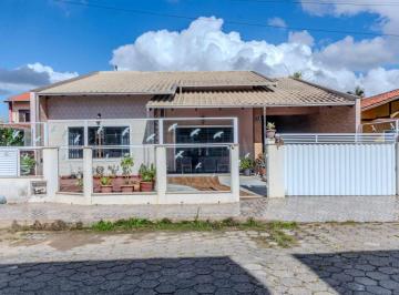 ac92fd42-9aa6-44d7-922b-907fa9d661ad · Confortável casa para venda em Praia da Armação do Itapocoroi com 3 quartos, 297m²