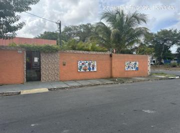 Casa de 4 quartos, Recife · Casa com 220 metros, 3 quartos sendo uma suíte, quarto de serviço, na tamarineira, nascente