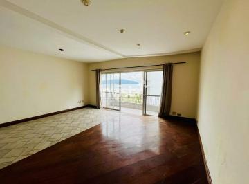 Apartamento · 146m² · 3 Quartos · 2 Vagas · Viva a poucos passos da praia com uma vista incrível para o mar!