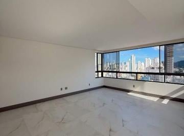 Apartamento · 135m² · 3 Quartos · 2 Vagas · UM APARTAMENTO POR ANDAR - 3 SUÍTES - 2 VAGAS - ÁREA DE LAZER COMPLETA - CENTRO - BALNEÁRIO CAMBORIÚ