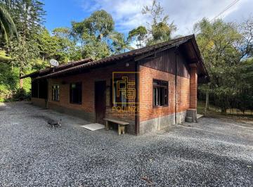 Rural · 7581m² · 4 Quartos · 2 Vagas · Sítio semimobiliado com casa em tijolinho à vista