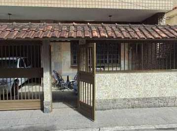 Casa · 190m² · 4 Quartos · 2 Vagas · Casa duplex 4 quartos sendo 1 suíte Vaga de garagem à venda em Olaria - Rio de J