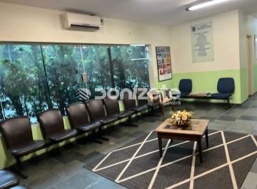 Casa · 239m² · 4 Quartos · 6 Vagas · Casa à venda em Santo André (Jardim) – 4 dormitórios, 2 suítes, 6 vagas, frente