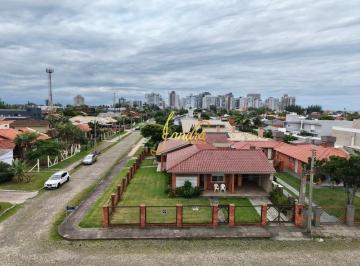 Casa · 225m² · 7 Quartos · Cada térrea em Atlântida, perto do mar