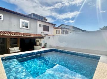 24518.jpg · CASA À VENDA  REFORMADA COM 4 SUÍTES  NO CONDOMÍNIO SANTA MONICA  BARRA DA TIJUCA.