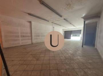 b88354d6cc0863d074a8f45f7d2bdcbf4b2ac3ec · Pinheiros Casa comercil na esquina, com 257, 00 m² de área construida, em terreno de 185,00m² com te