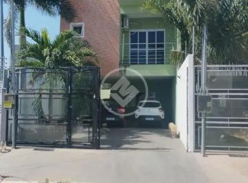 Casa · 142m² · 3 Quartos · 2 Vagas · Vendo casa/sobrado no Bairro Santa CRUZ