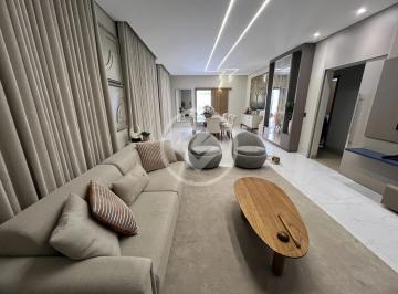 Casa · 350m² · 4 Quartos · 6 Vagas · Vende-se linda casa no Bairro Cristo Rei em VG. Lote de 698 m² com 4 quartos, piscina e energia sola