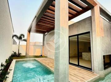 Casa · 368m² · 4 Quartos · 4 Vagas · Lindo Sobrado no Condomínio Florais da Mata à venda, estilo contemporâneo com 4 suítes e energia sol