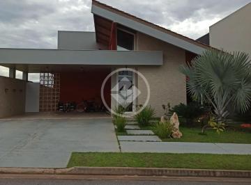 Casa · 261m² · 2 Quartos · 2 Vagas · VENDA! Casa no Condomínio Florais da Mata, são 2 lote no total de  771,29m² sendo 260,50m² de área c