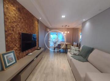 Casa · 154m² · 3 Quartos · 2 Vagas · Vende-se casa em Condomínio fechado, com 3 quartos, sendo 1 suíte, reformada, com planejados e ar co
