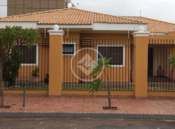 Casa · 256m² · 3 Quartos · 2 Vagas · Casa de Três quartos sendo Uma suíte Dois Banheiros Duas Vagas de Garagem Cidade Alta R$900.000,00 C