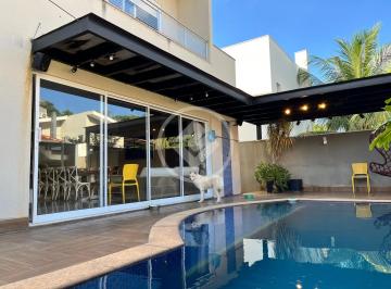 Casa · 368m² · 3 Quartos · 4 Vagas · Sobrada á Venda no Condominio Belvedere l, 368m2 de Terreno, 3 suítes sendo uma master com closet (