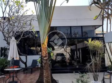 Casa · 250m² · 2 Quartos · 2 Vagas · Casa no centro de Várzea Grande, 1 km do Aeroporto, casa com Piscina, quarto com banheira de hidroma