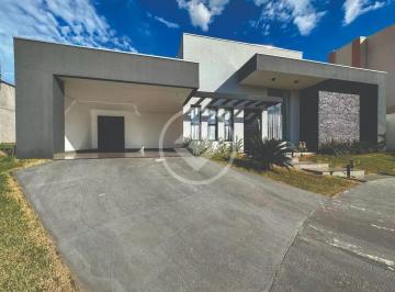 Casa · 200m² · 3 Quartos · 4 Vagas · Vende-se Belíssima casa Térrea com 200m² de área construída no Primor das Torres com 3 suítes muito 