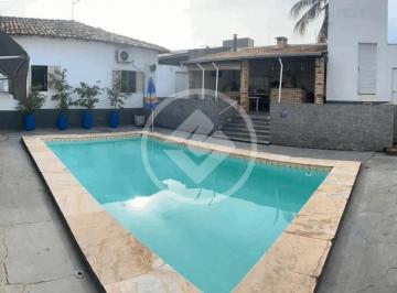 Casa · 517m² · 4 Quartos · 7 Vagas · #Vende-se ampla casa no conceituado bairro Boa Esperança, construída em dois terrenos no total de 76
