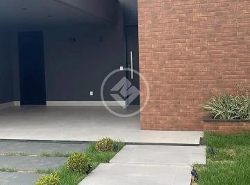 Casa · 150m² · 3 Quartos · 2 Vagas · Casa em condomínio fechado localizado na avenida das Torres com três quartos sendo duas suítes. Cuia