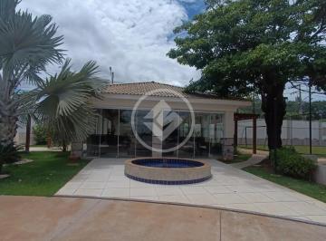 Casa · 250m² · 4 Quartos · 2 Vagas · VENDE-SE Sobrado condomínio Solar das Torres quatro quartos reformada. R$ 1.100.000,00.