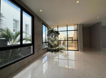 Casa · 355m² · 3 Quartos · Belíssima casa com planejados no Villa Jardim com 3 suites, 1 quarto reversível e mais um possível