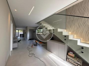Casa · 268m² · 4 Quartos · 4 Vagas · Vende-se sobrado com elevador e planejados,  no Condomínio Belvedere 2