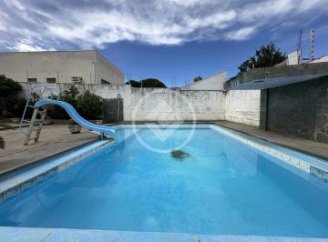 Casa · 704m² · 2 Quartos · 3 Vagas · Casa incrível no Boa Esperança, grande, com 2 suítes mais 2 quartos e um escritório. Excelente local