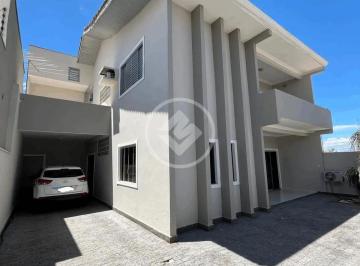 Casa · 385m² · 2 Quartos · 2 Vagas · Lindo sobrado com 4 quartos, sendo 2 suítes (todos na parte superior) 2 quartos da frente com sacada