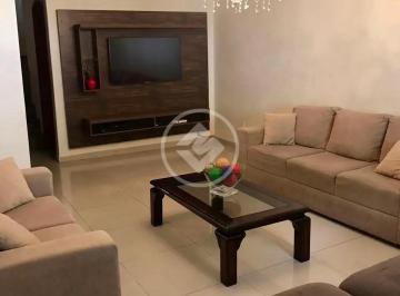 Casa · 304m² · 3 Quartos · 3 Vagas · Casa ampla com 3 quartos (2 suítes e closet), piscina e área gourmet Jardim Tropical Cuiabá-MT R$1.0