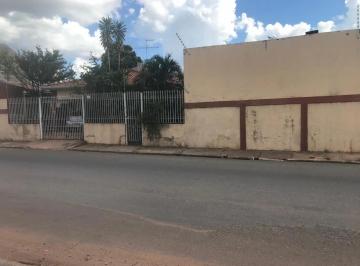 Casa · 161m² · 3 Quartos · 2 Vagas · Casa com piscina no Tijucal