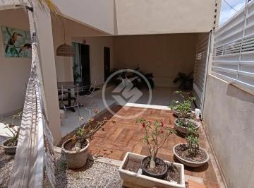 Casa · 286m² · 2 Quartos · 2 Vagas · Casa de Esquina | 2 Quartos com Closet | Terreno 286 m² | Região do Coxipó Cuiabá MT