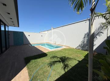 Casa · 251m² · 3 Quartos · 4 Vagas · Vende-se sobrado com quintal no Florais do Parque