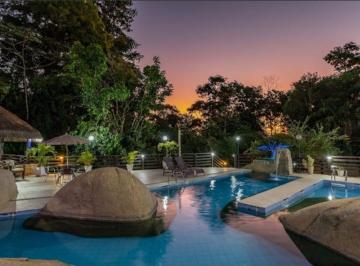 Casa de 8 quartos, Rio de Janeiro · Magnífica casa de alto padrão, em meio a natureza e piscina deslumbrante com pedras naturais!