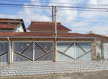Casa de 3 quartos, Praia Grande · Ótima casa localizada no Balneário Maracanã em Praia Grande, possui 3 dormitórios,