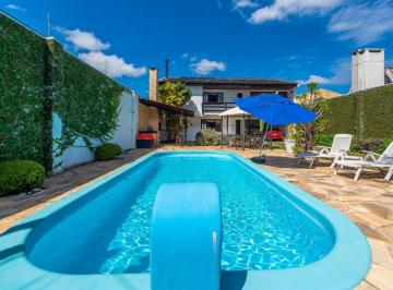Casa de 3 quartos, Pinhais · Casa com piscina e 390m² de terreno no Pineville