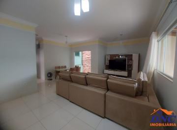 Casa · 220m² · 3 Quartos · 4 Vagas · Casa - Saraiva