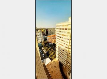 Apartamento · 66m² · 3 Quartos · APTO C/ TACOS E ARMS. APTO PRECISA DE REFORMA.