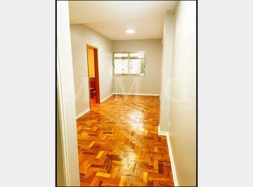 Apartamento · 40m² · 1 Quarto · APTO C/ PISO DE MADEIRA E ARMS.