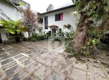 Casa · 397m² · 7 Quartos · 6 Vagas · Casa de luxo em meio ao verde no Alto da Boa Vista