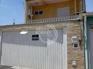 Casa · 209m² · 3 Quartos · 2 Vagas · Casa com 3 dormitórios sendo 1 suíte com 209m² no Jardim Guaíba