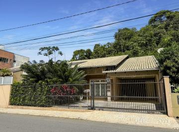 Casa · 325m² · 4 Quartos · 3 Vagas · Conforto e Elegância à Sua Porta!