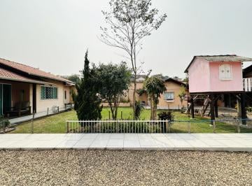 Casa · 220m² · 5 Quartos · 4 Vagas · 2 Lindas casas edificadas em um terreno com 720 m2 em Indaial-SC