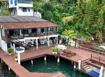 Casa · 500m² · 4 Quartos · 3 Vagas · Casa de Alto Padrão à Beira d’Água – Angra dos Reis-RJ