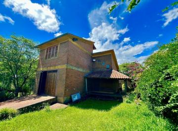Casa · 225m² · 2 Quartos · 2 Vagas · Excelente residência em Itaara.