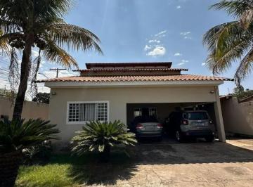 Casa · 218m² · 3 Quartos · 2 Vagas · Casa 3 Quartos para Venda no Vila João Vaz - Goiânia