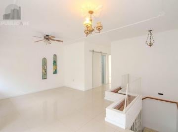 Casa · 190m² · 3 Quartos · 2 Vagas · Casa com 3 dormitórios no Bairro Jardim Floresta