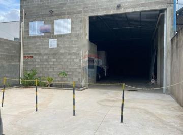 Comercial · 250m² · 4 Vagas · RE/MAX aluga galpão de 250m² útil com pé direito de 5 metros por R$ 5325,00 mensal, na Rua Pedro Gia