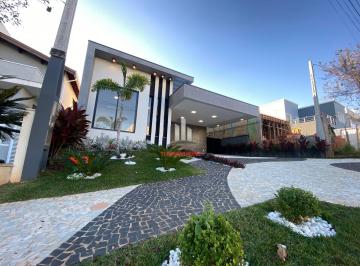 Casa · 219m² · 3 Quartos · 4 Vagas · Swiss Park - Casa Terrea 3 suites lindisisma no Swiss Park Baden